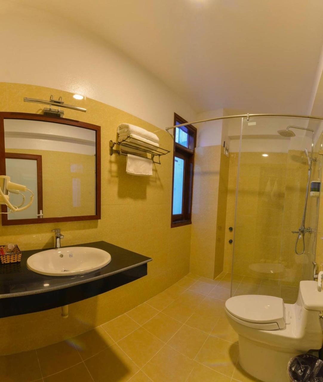 The Mountaineer Hotel Sapa Exterior foto